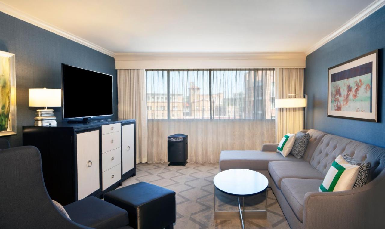 One-Bedroom Suite