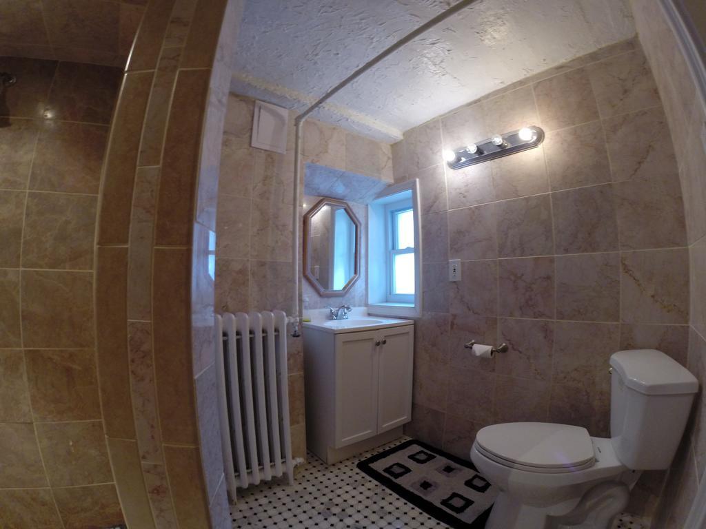 Tweepersoonskamer met Gedeelde Badkamer