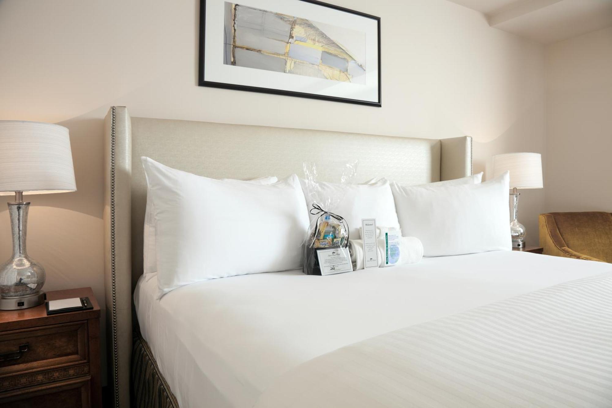 Deluxe Suite,1210259575:JPEG