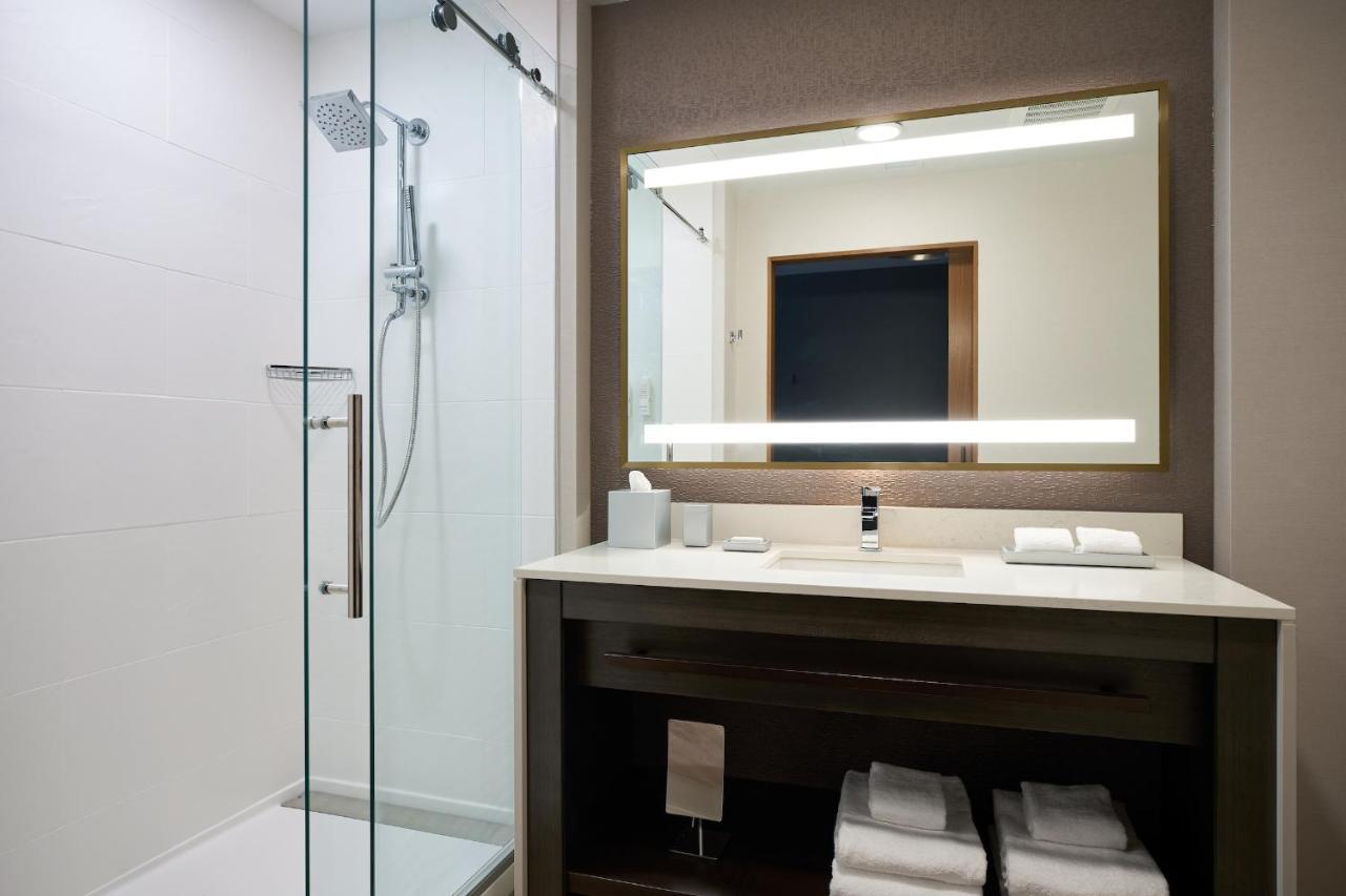 Corner King Room,1373374358:JPEG