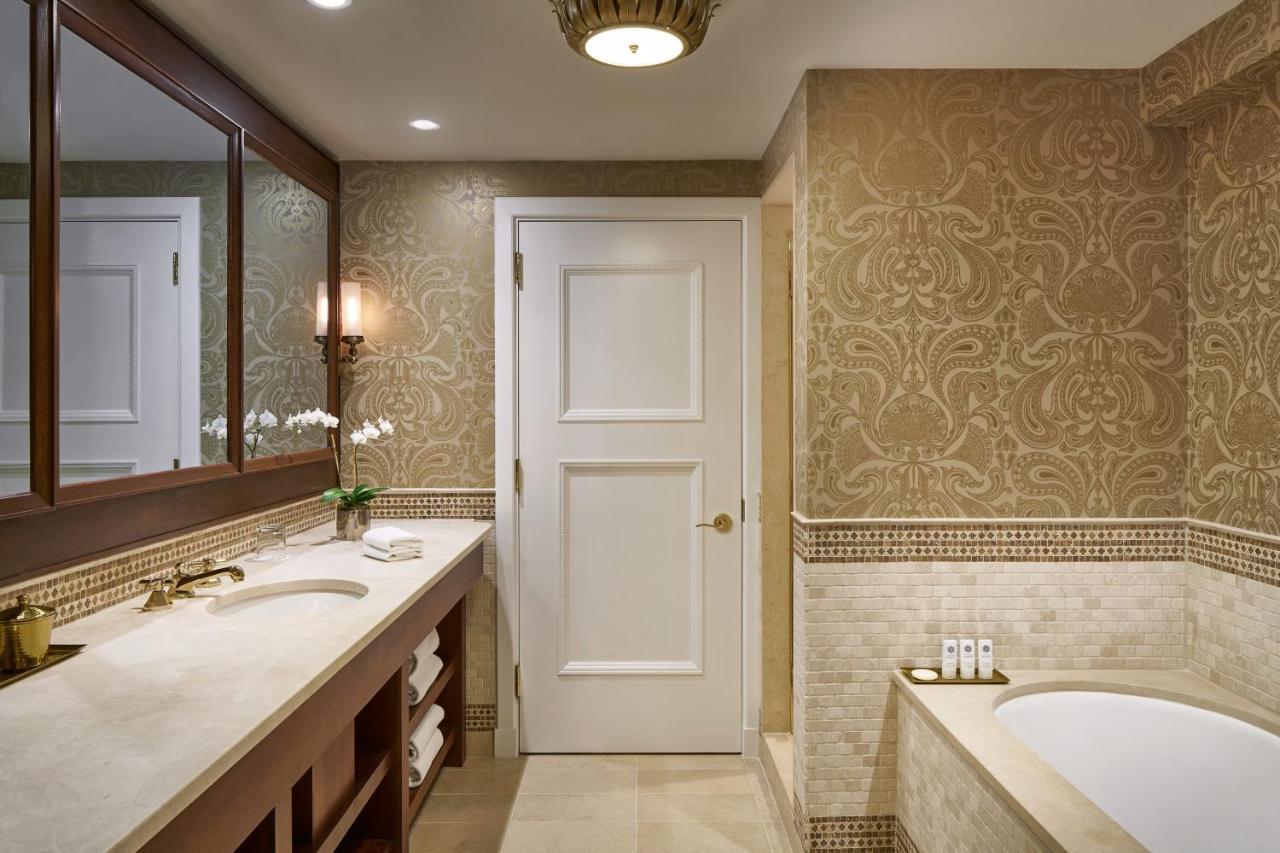 One-Bedroom Presidential King Suite