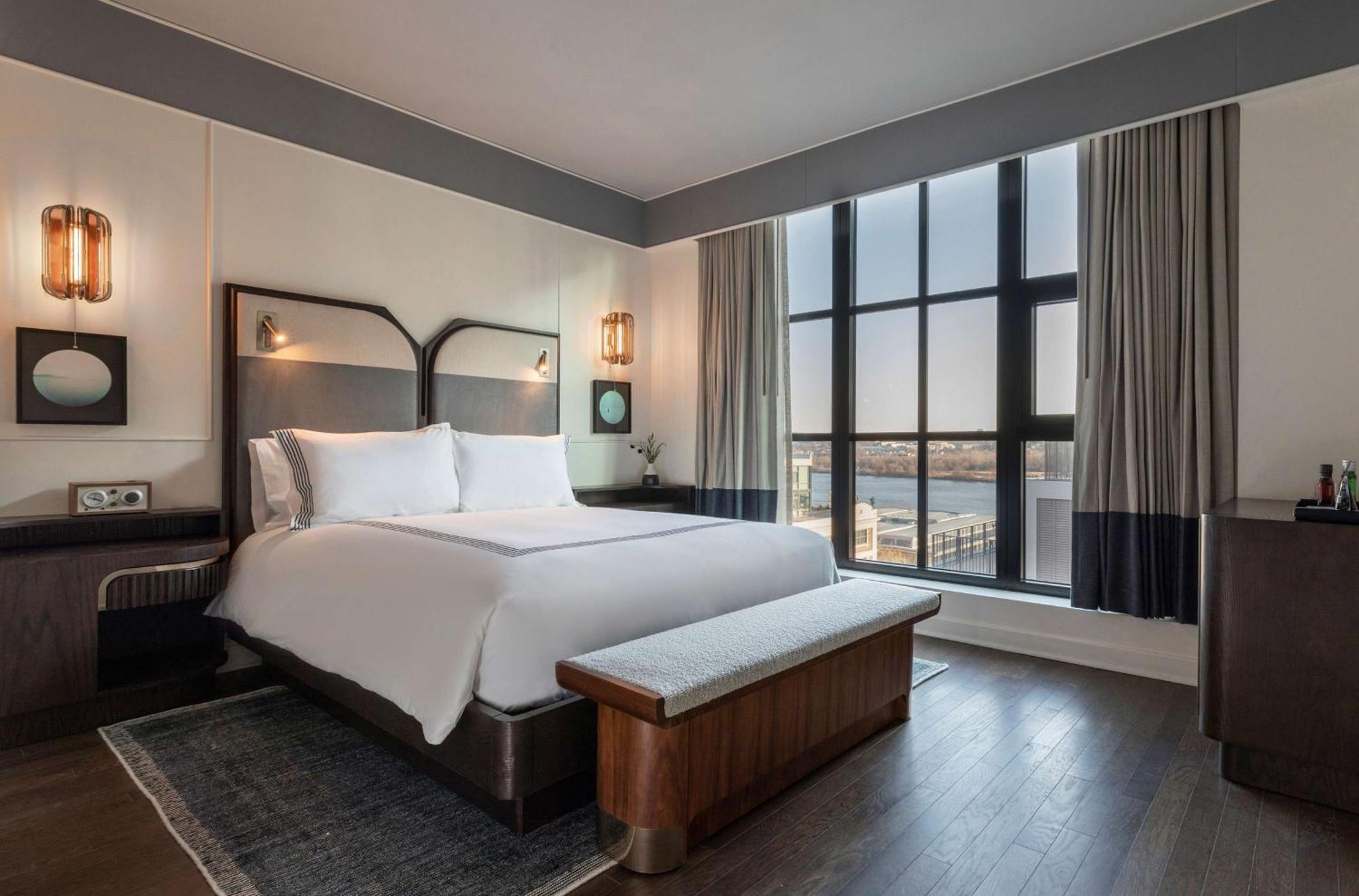 King Room River View,1458737665:JPEG