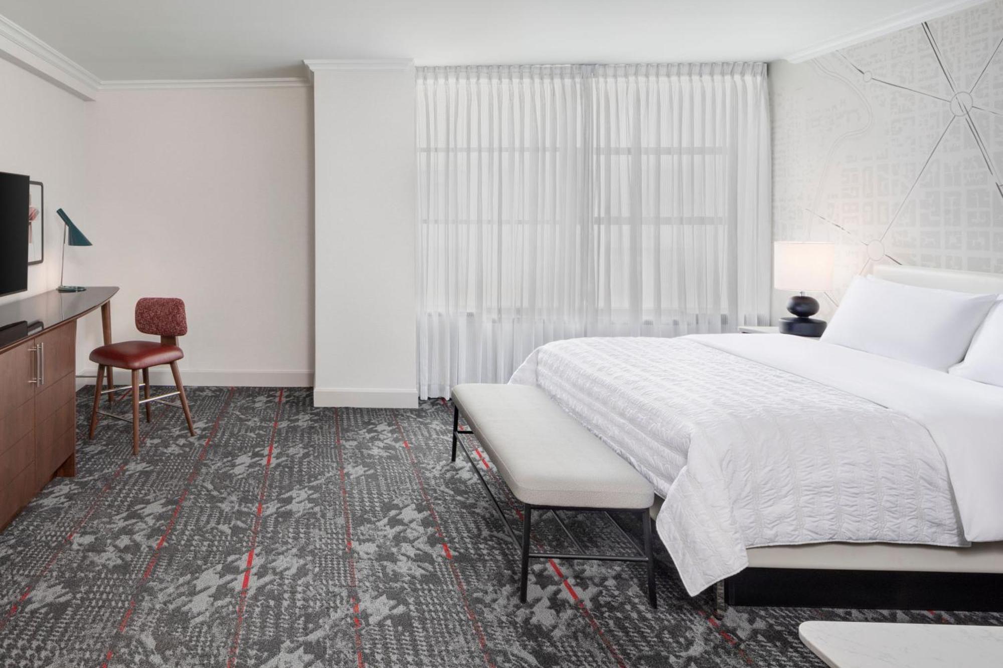 Junior King Suite