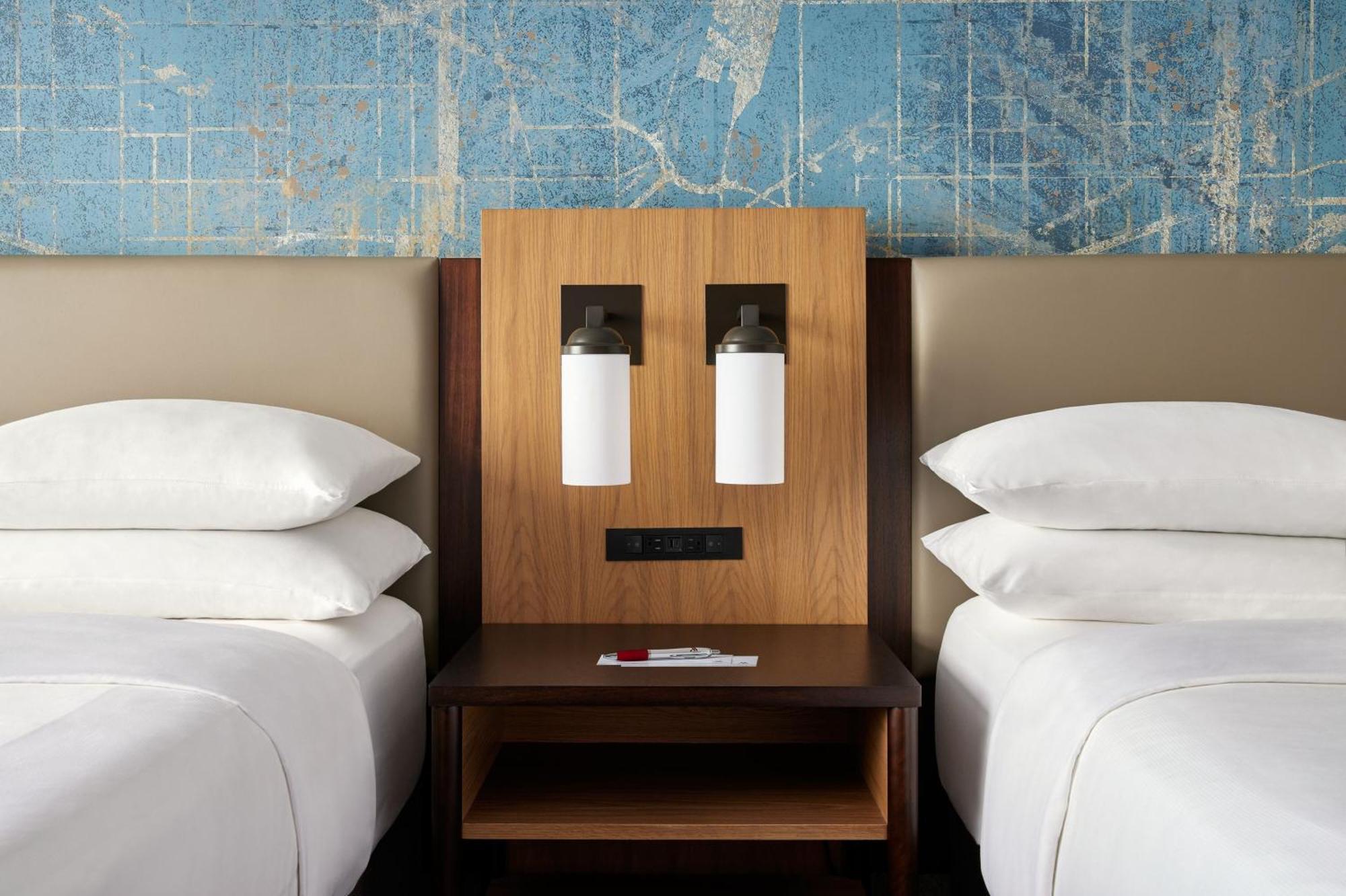 Queen Room Two Queen Beds Club Lounge Access