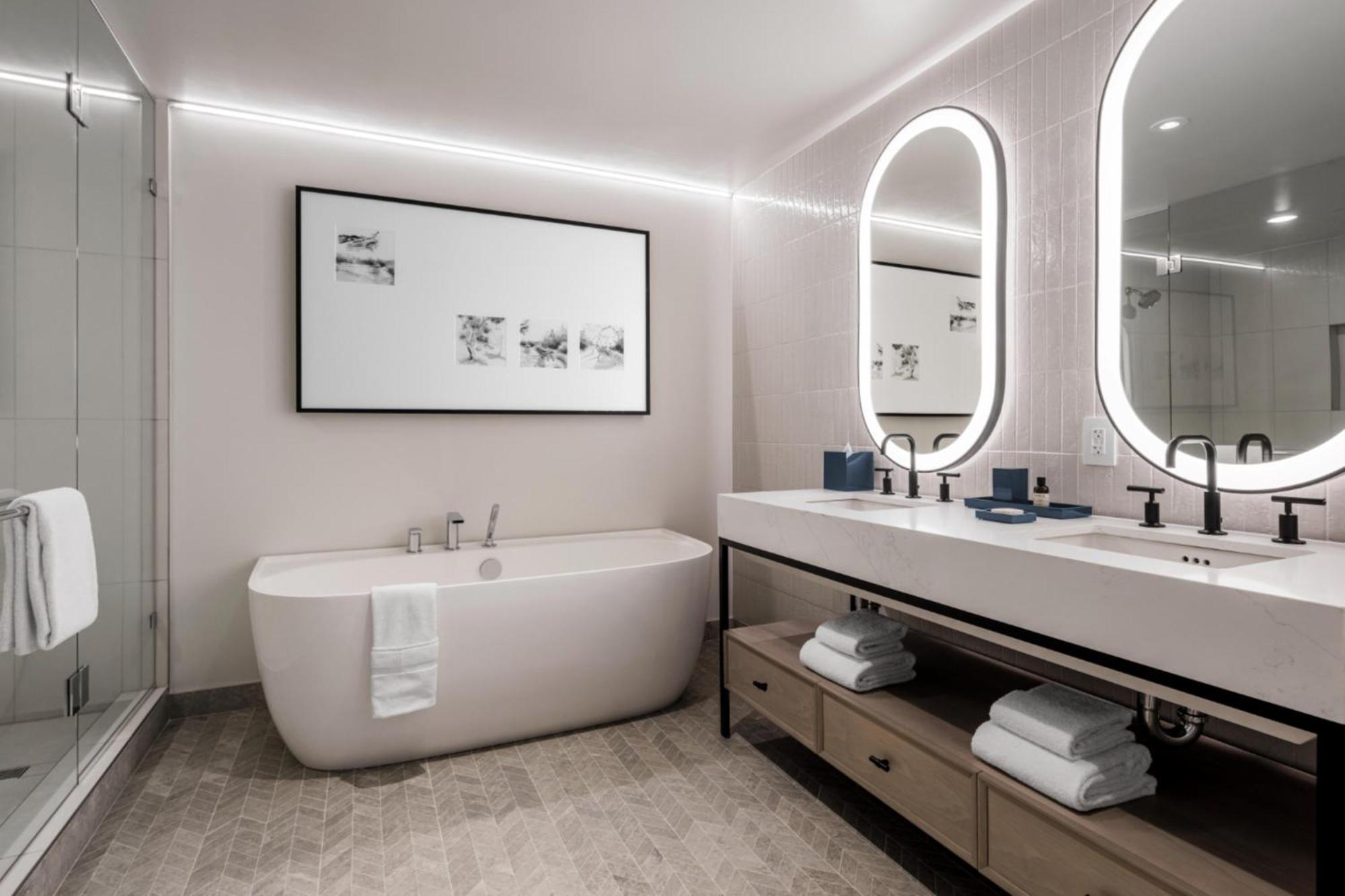 One-Bedroom King Suite