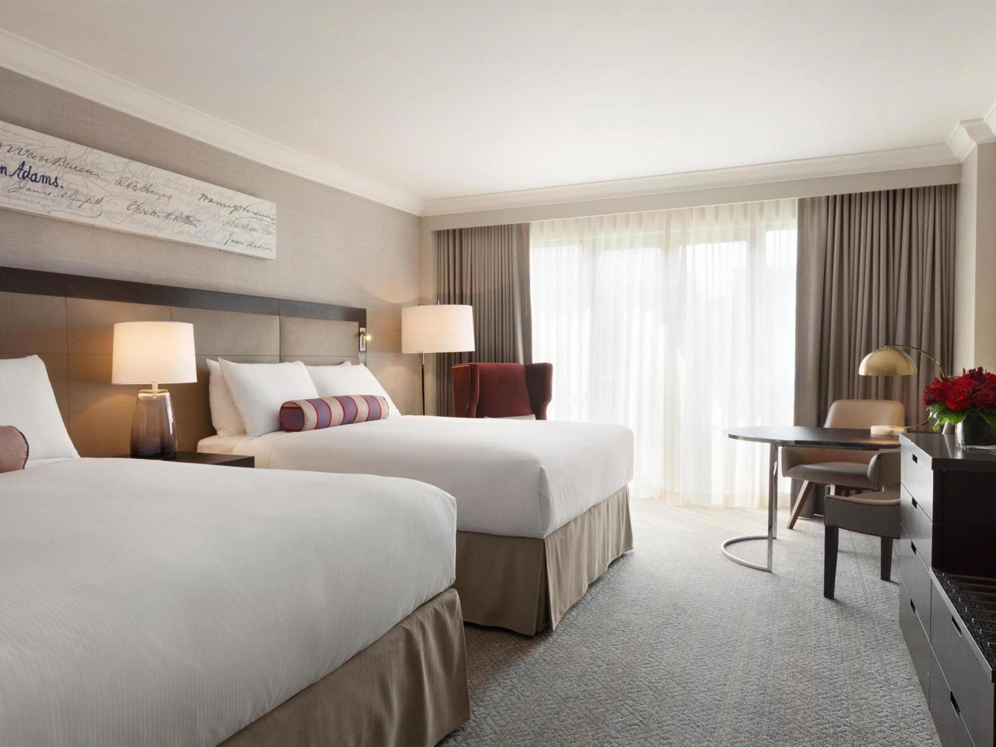 Fairmont Kamer met 2 Queensize Bedden