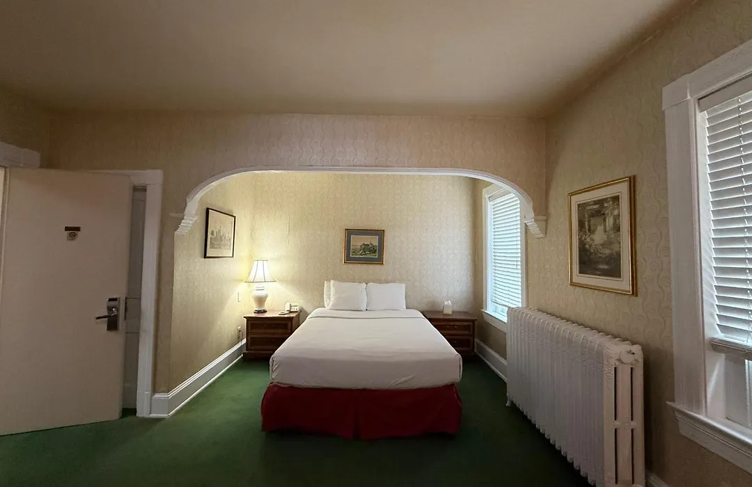Windsor Inn Hotel-1