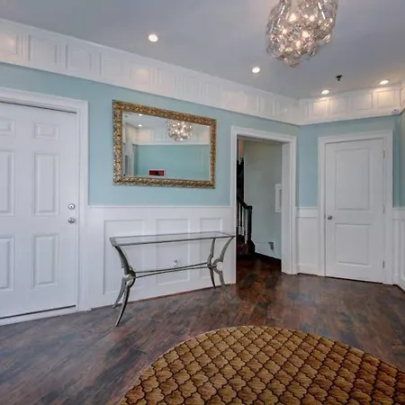 Dupont Circle-Suite 7Kalorama Luxury Apartment-3