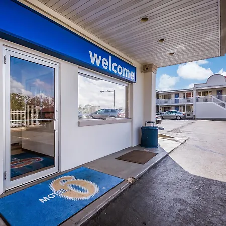 Motel 6-Washington, Dc - Convention Center-2